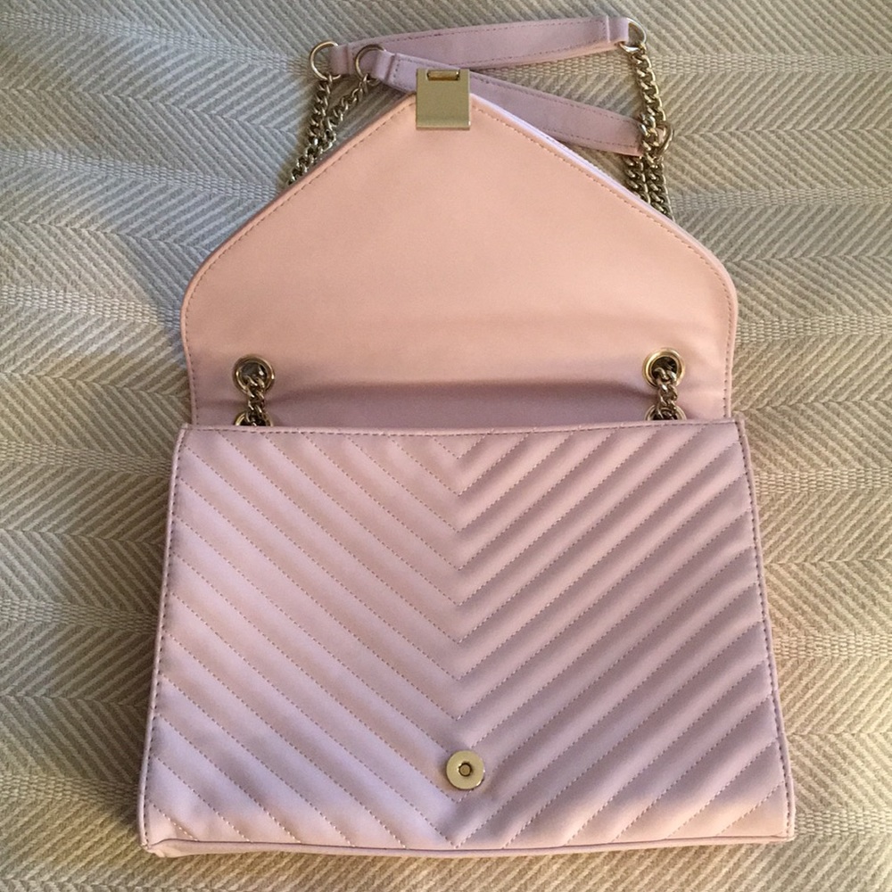 JustFab Quilted Chain Shoulder Bag - Picture 3 of 8